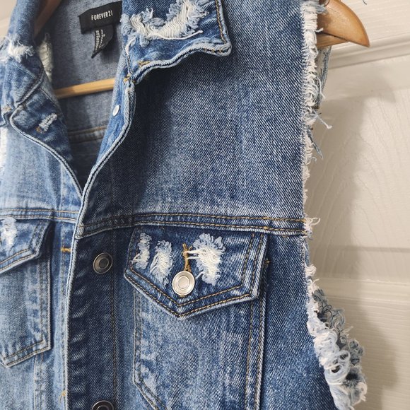 One-Of-A-Kind Custom Forever 21 Distressed Denim Vest Sz S - Picture 9 of 16